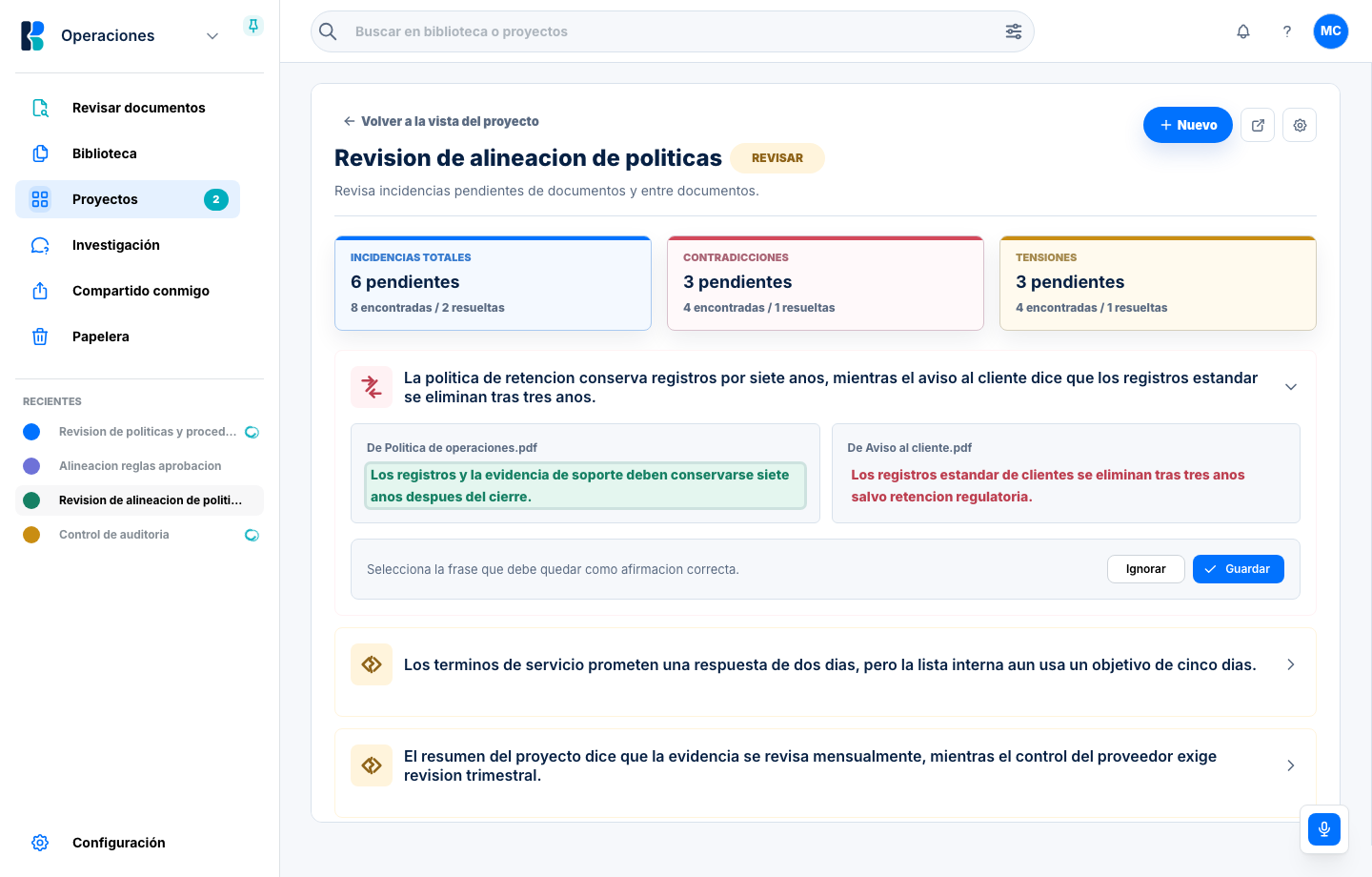 Vista de actividad de KlarBond en español con una contradicción y evidencia fuente.